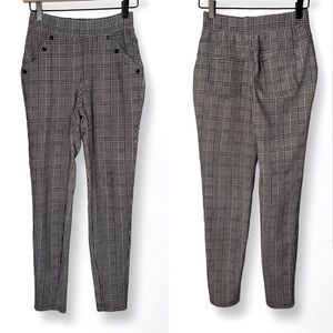 Blank and white plaid pants (S/M)